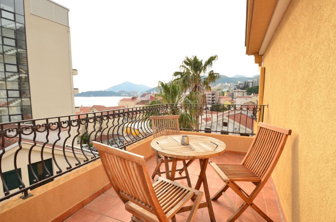 Hotel Meduza Becici  Exterior photo